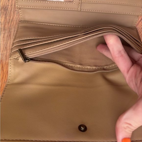 Universal Thread Tan Wallet - Picture 3 of 4